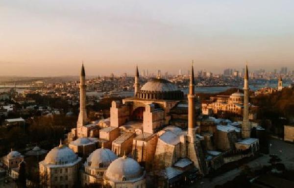 Meme Tokens Surge Past Bitcoin in Turkish Trading Activity This Year