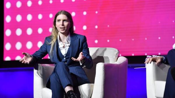 Chelsea Manning: ‘I‘m Trying to Put the Cryptography Back in Crypto‘