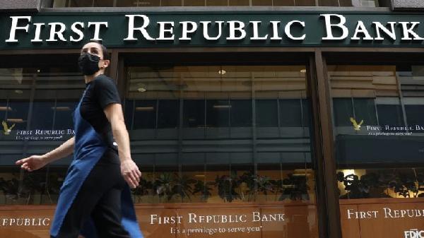 First Republic Bank Faces Potential Takeover by FDIC Amidst Financial Struggles