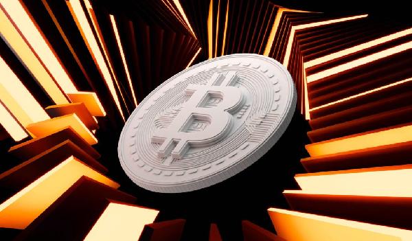 Top Crypto Analyst Says Bitcoin (BTC) Facing ‘Moment of Truth’ With Possibility of Rallying Higher