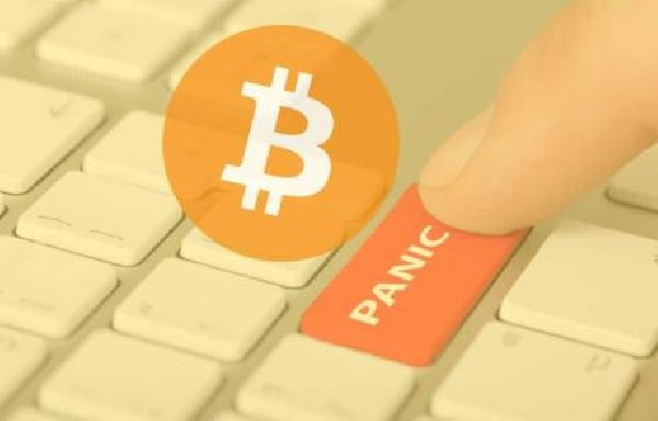 Bitcoin Newbies Are Panic Selling At A Loss After Price Crunch: Glassnode
