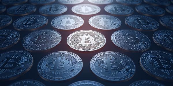 Arizona Governor Nixes Bitcoin Bill, Companion Crypto Fund Still in Limbo