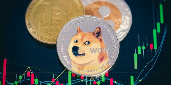 Dogecoin, Solana and Ethereum Spike as Bitcoin Hits Monthly High