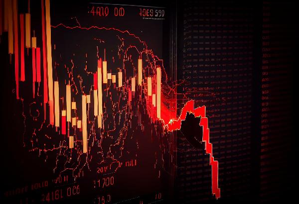 Crypto Prices Crash as Investors Get Spooked by US Fed Rate Pause But These Coins are Bucking the Trend – Here‘s What You Need to Know