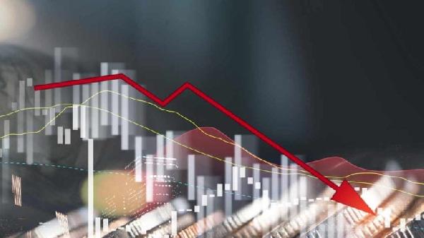 Strategist Expects US Recession by Year-End, Fed Tightening to Drag Down Economy