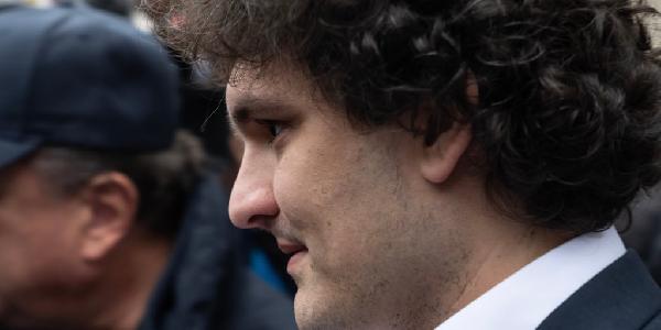 Judge Mulls Delaying Bankman-Fried‘s Court Date Amidst Defense Pleas