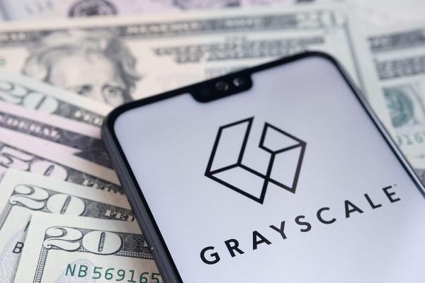 Grayscale Positions Itself for Bitcoin ETF Race with Hire of Former Invesco Head John Hoffman