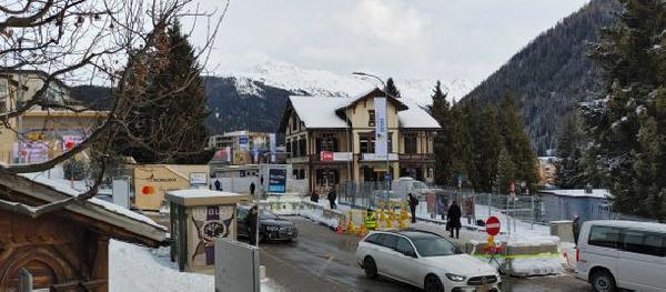 Blockchain’s Non-Crypto Applications Take Center Stage on Davos Day 2