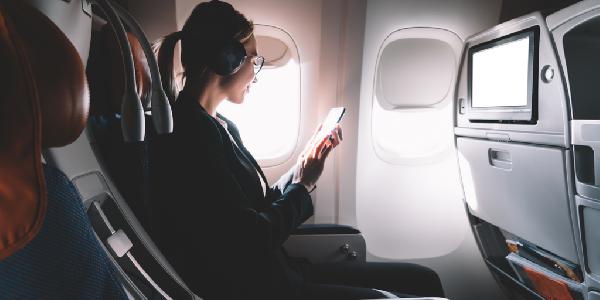 This Clever Google Messages Trick Lets You Use AI on Flights Without Paying Wi-Fi Fees