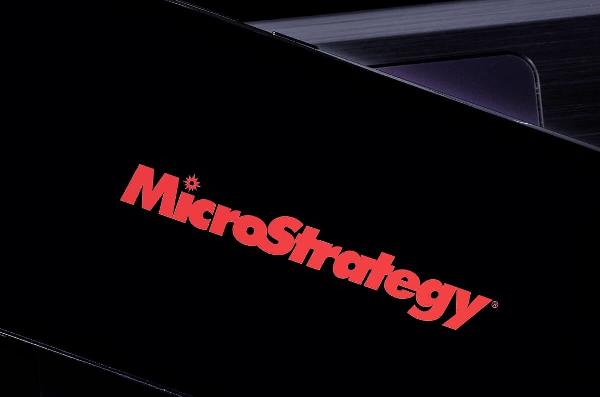 Berenberg Investment Firm Analyst Sees MicroStrategy as Safer Bet than Coinbase Due to SEC Risk