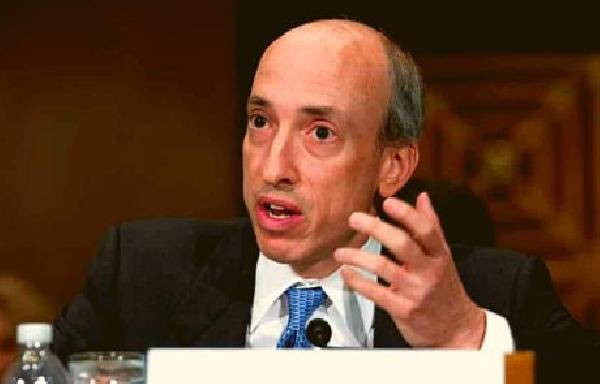 Departing SEC Chair Warns of Bad Actors in Crypto Market
