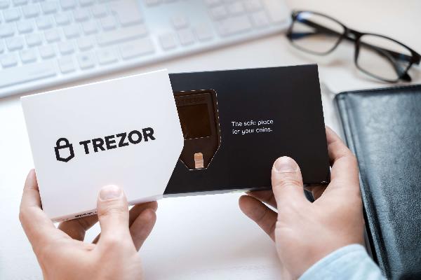 Today in Crypto: Trezor Launches New Wallet, Seed Phrase Store & Limited-edition Trezor Safe 3, COZ and AxLabs‘ ITEM Systems Focuses on Non-fungible Items (NFIs)