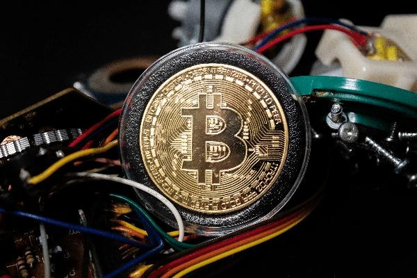 Phoenix Group Acquires $380 Million Worth of Green Mining Equipment from WhatsMiner