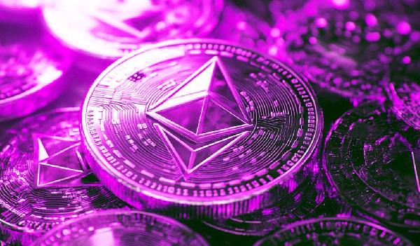 Crypto Trader Says One Top-50 Altcoin Could Go Up by Over 100, Updates Outlook on Bitcoin and Ethereum