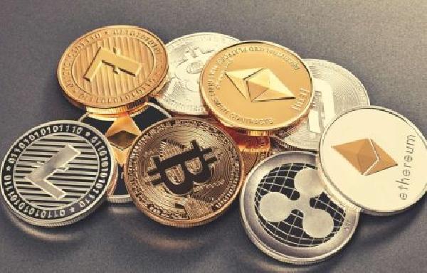 Crypto Analyst Says Altcoins May Take 2 Months to Recover, Here’s Why