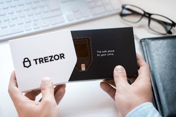 Hardware Wallet Rivals Offer Discounts in Wake of Ledger New Product Controversy