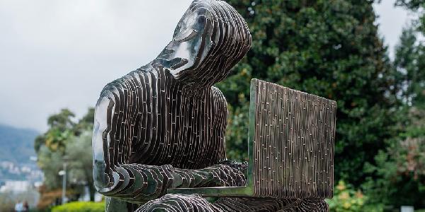 Bitcoin Creator Satoshi Nakamoto Statue Recovered from Lake Lugano After Vandalism