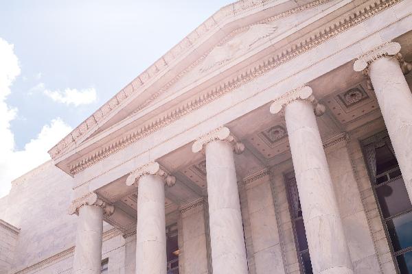 US Government Moves $300 Million Worth of Silk Road Bitcoin – What‘s Going On?