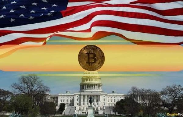White House Mulls Bitcoin Reserve Backed by Gold and Tariffs