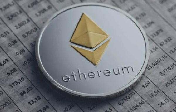 Ethereum (ETH) Price Faces Short-Squeeze Risk Amidst Waning Institutional Interest