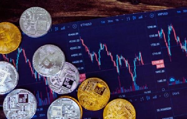 How Top Crypto Market Cap Alts Have Evolved Over the Last 5 Months