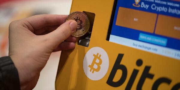 Texas Lawmaker Urges US Government to Put Crypto ATMs in Federal Buildings