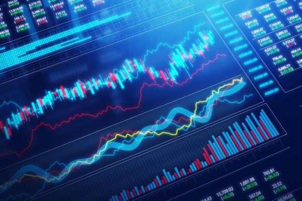Cathie Wood Expects SEC to Approve Multiple Spot Crypto ETFs Simultaneously – What‘s Going On?