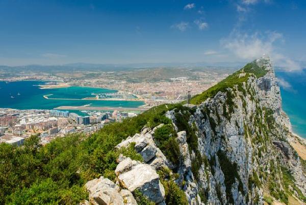 Gibraltar‘s Xapo Bank Enables GBP and USDC Payments Amid U.S. Crypto Banking Crisis