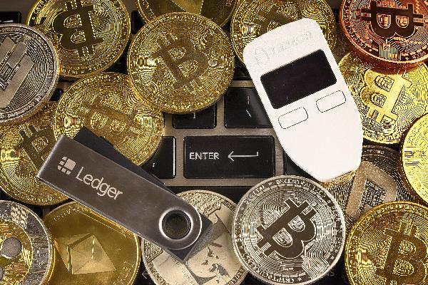 Leading Hardware Wallet Maker Ledger to Lay Off 12 of Work Force – When Will the Crypto Winter End?