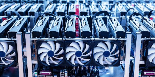 Riot Platforms Sells $44 Million in Bitcoin Amid Mining Industry Headwinds