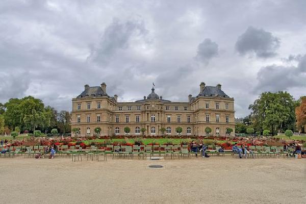 Allow Influencers to Promote Registered Crypto Firms, French Senators Say