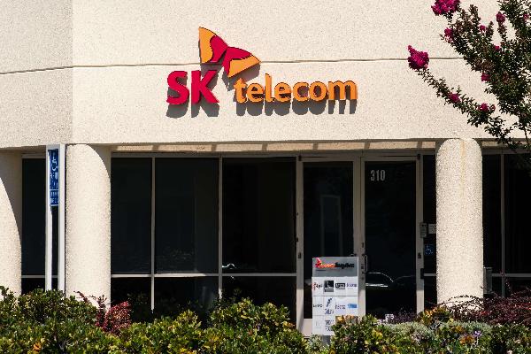 Today in Crypto: Polygon Labs and Mobile Giant SK Telecom Sign a Web3 Deal, Coinbase Partners With Trustly for Payments in Canada, Singaporean Police Arrest Ten Foreigners and Seize Crypto